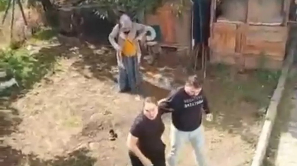 Annesini ve kardeşini darp eden şahıs gözaltına alındı 