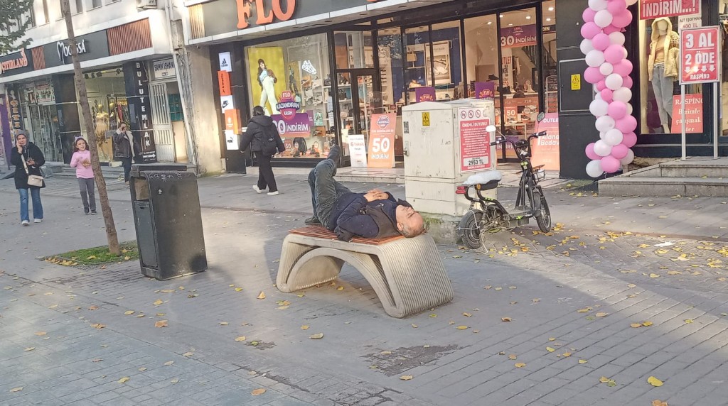 İzzet Baysal Caddesi'nde gel keyfim gel...