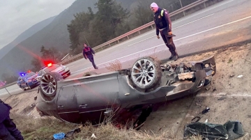 Gövem köyü mevkiinde otomobil takla attı: 2 yaralı
