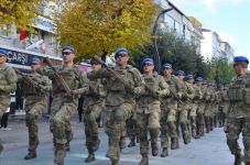 Komandolarımız yeri göğü inletti