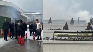 Restoranın bacası yandı Belediye önü duman altında kaldı