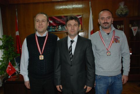 Bilardo Turnuvası'nda dereceye girenlere ödülleri verildi