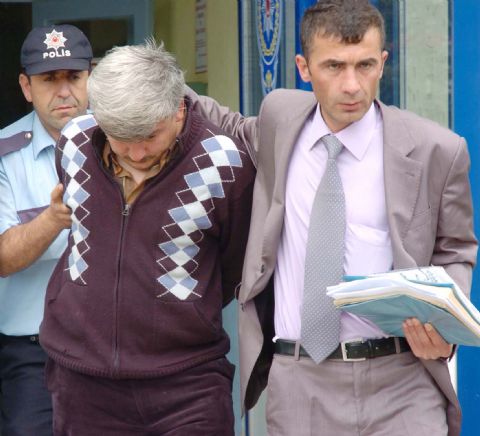 Kuyumcuyu biber gazı ile soymaya kalktı