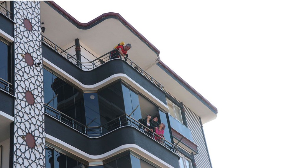 Apartmanı yoğun duman sarınca...