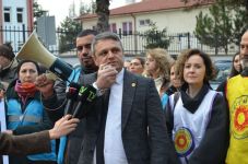 Öğrenciler ve veliler Anadolu liselerinin kapatılmasına tepki gösterdi