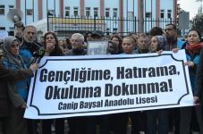 Öğrenciler ve veliler Anadolu liselerinin kapatılmasına tepki gösterdi