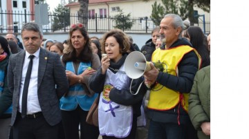 Öğrenciler ve veliler Anadolu liselerinin kapatılmasına tepki gösterdi