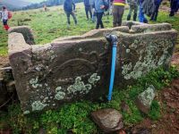 Tarihe saygısızlık; lahidi çeşme yalağı yapmışlar