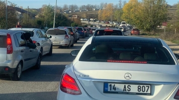 Üniversite yolu, çile dolu