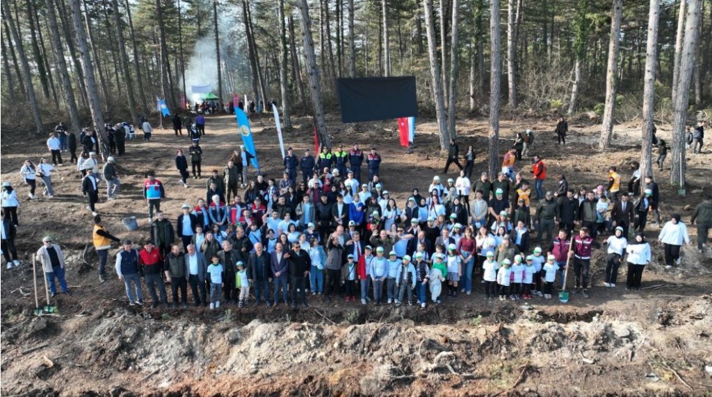 Mengen'de Milli Ağaçlandırma Günü: 2000 Adet Fidan Toprakla Buluştu