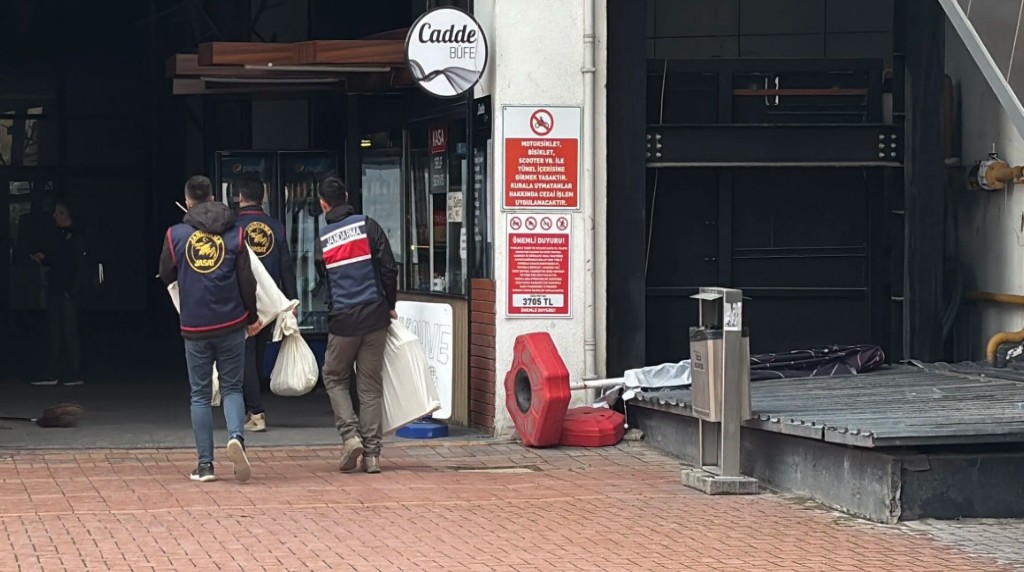 Jandarma Ekipleri bugün yine Belediyede...