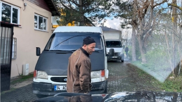 Bu ne sorumsuzluk? bu ne cüret? Bu kadar mı basit yolu trafiğe kapatmak?