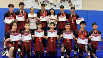 Milli Egemenlik Orta Okulu Yıldız Erkekler Voleybol Takımı adını Türkiye finallerine yazdırdı