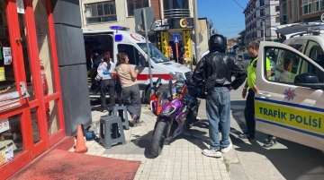 Otomobil ile motosiklet çarpıştı: 2 yaralı