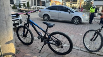 Otomobilin çarptığı bisikletli çocuk yaralandı