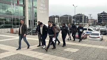 Yaşlı çifti "polisiz" diyerek 2,3 milyon lira dolandırdılar