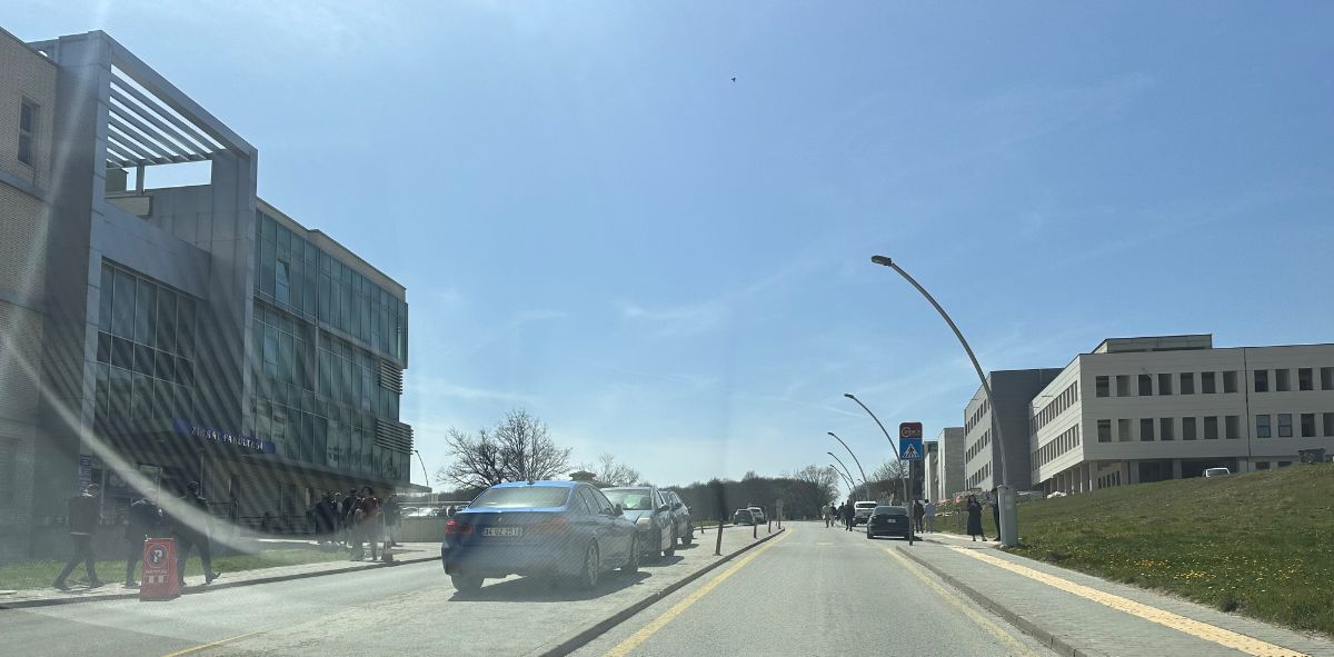 Yeni hastane mi? Düzenli kampüs trafiği mi?